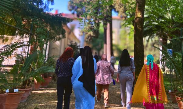 Orto botanico, Storie di piante e persone in viaggio. Passeggiate etnobotaniche a pi&ugrave; voci