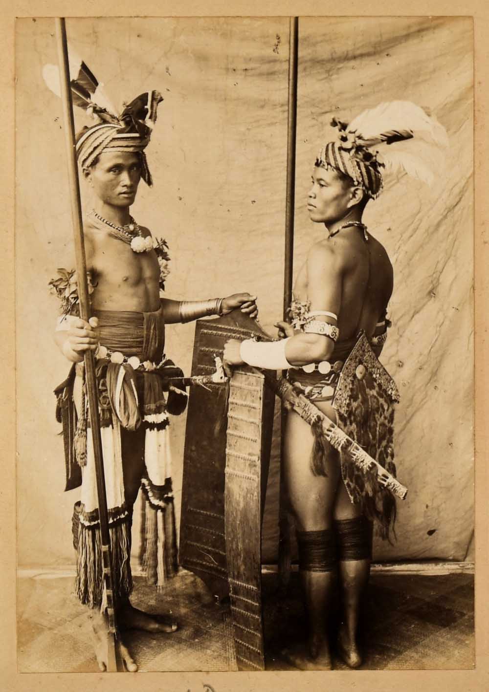 Daiacchi di mare, foto tratta dall’Album di Margaret Brooke (inedito) 1897, Museo di Storia Naturale di Firenze. Collezioni di Botanica.